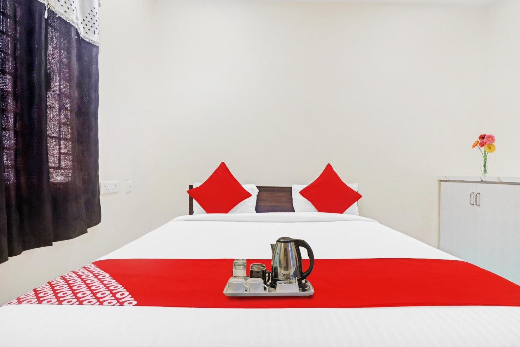 Hotel O Sri Navya Grand Near Nexus Haiderabad Buitenkant foto